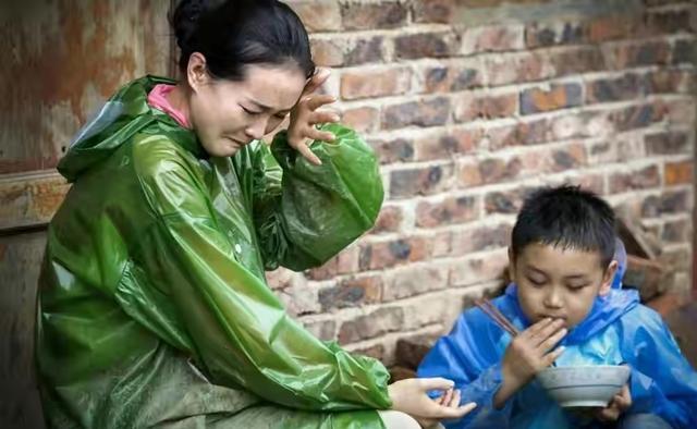 “晴格格”王艳：22岁嫁大11岁富豪，被小8岁继子打被亲儿子辱说