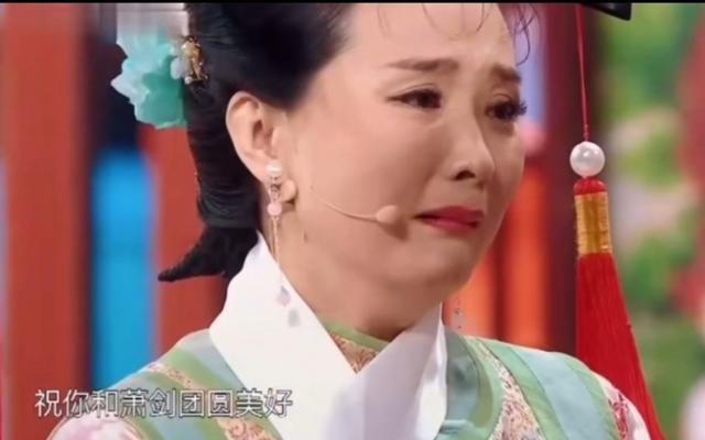 “晴格格”王艳：22岁嫁大11岁富豪，被小8岁继子打被亲儿子辱说