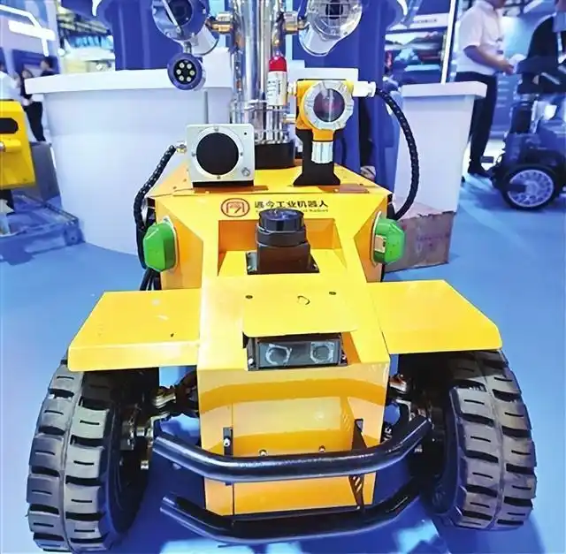 人型机器人组团亮相!细节逼真,能上下楼……