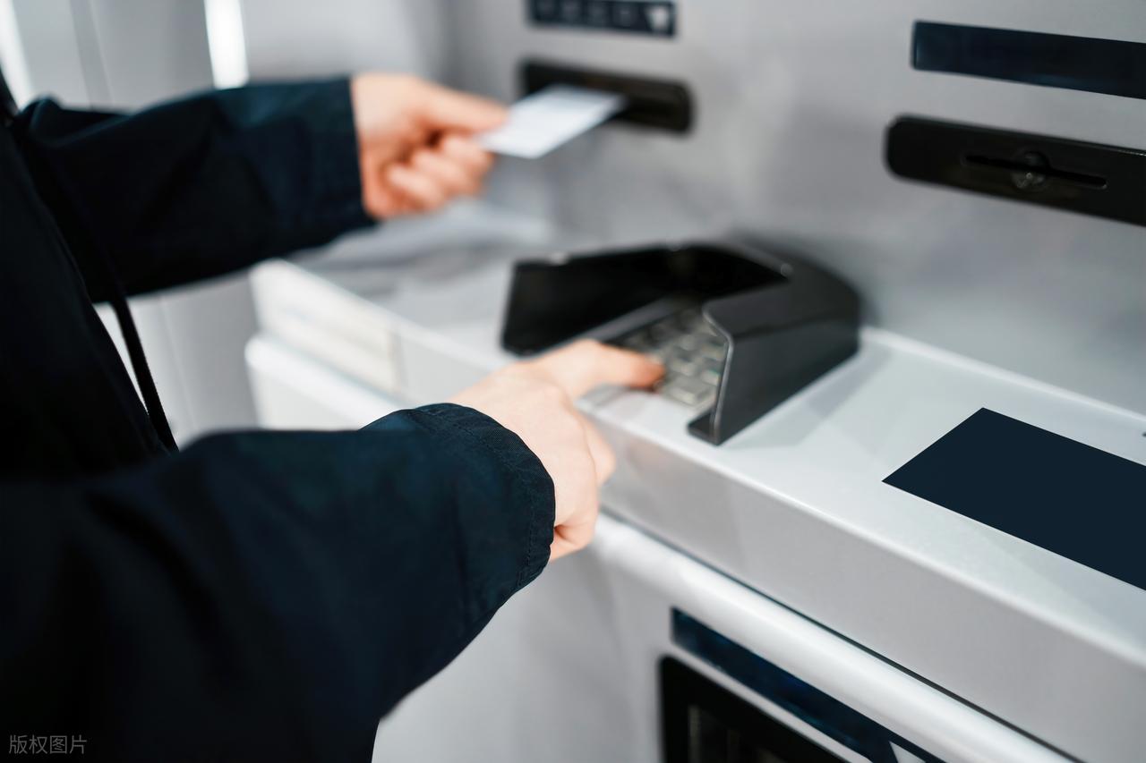 目前大环境下，普通人的“出路”在哪里？