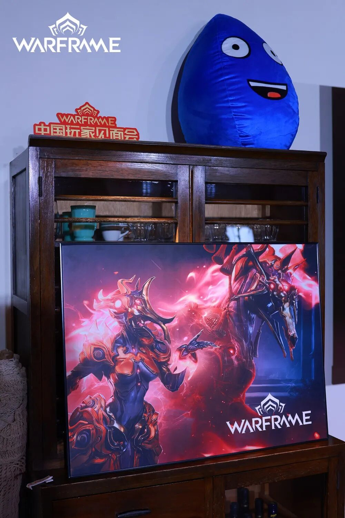 在Warframe玩家见面会上，有最可爱的创作者和玩家