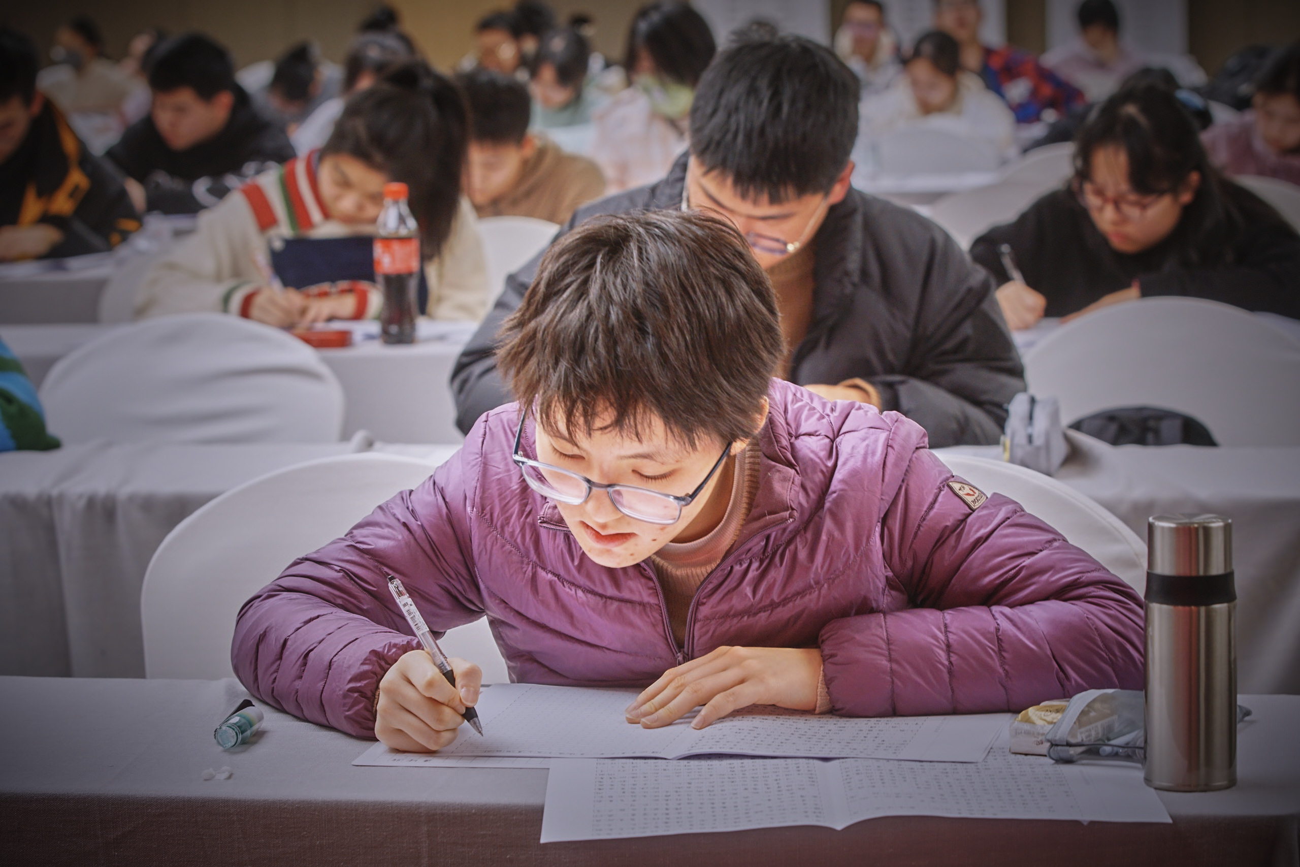 今年不受年龄限制，在校大学生都能参加新概念作文大赛了