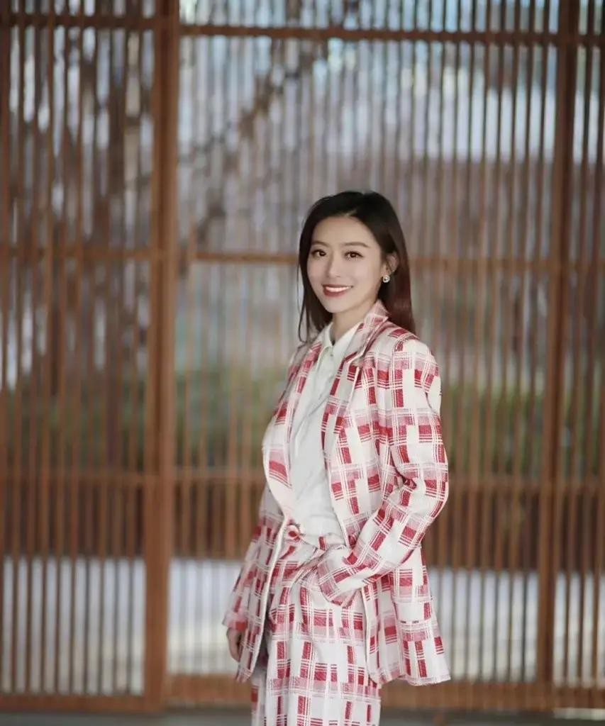 最美北京电视台主持人陈赛优雅芳菲知性的美学识的美谈吐的美