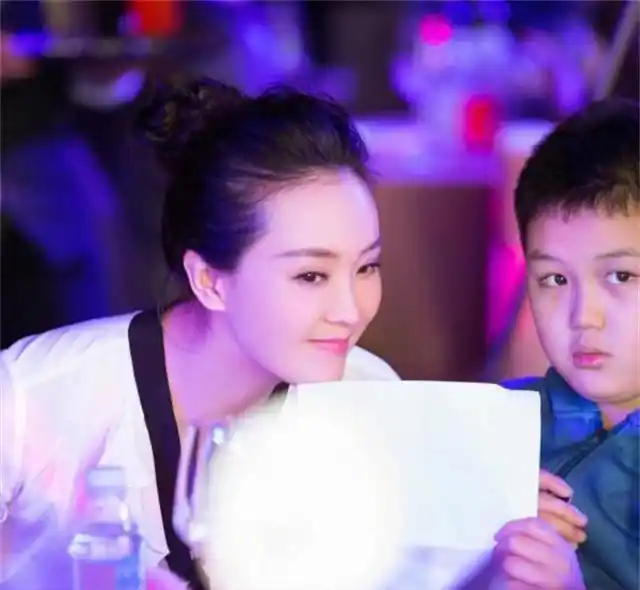 “晴格格”王艳为何巅峰退圈?只因丈夫王志才,在北京紫禁城隔壁给她盖了座“皇宫”