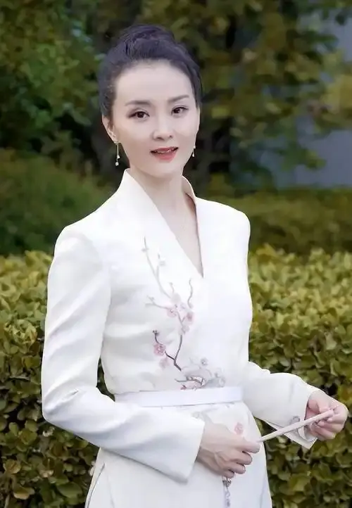 王艳：因“晴儿”走红，嫁富商生子，丈夫实力非凡