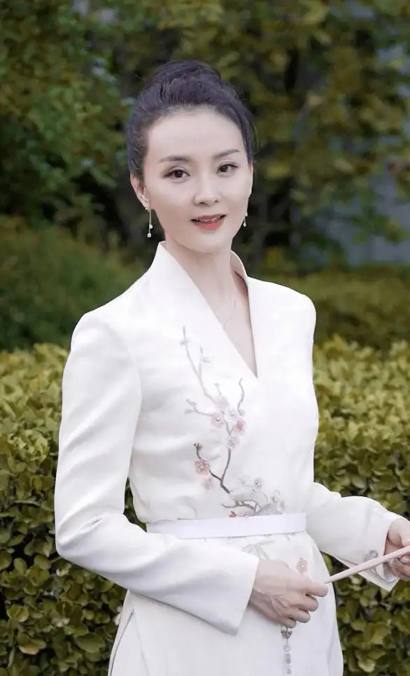 豪门梦碎王艳重生？揭秘隐情！