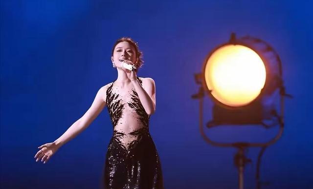 盘点一下哪位女明星穿衣尺度最大