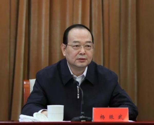 杨振武卸任人民日报社社长:在岗一分钟,尽责60秒