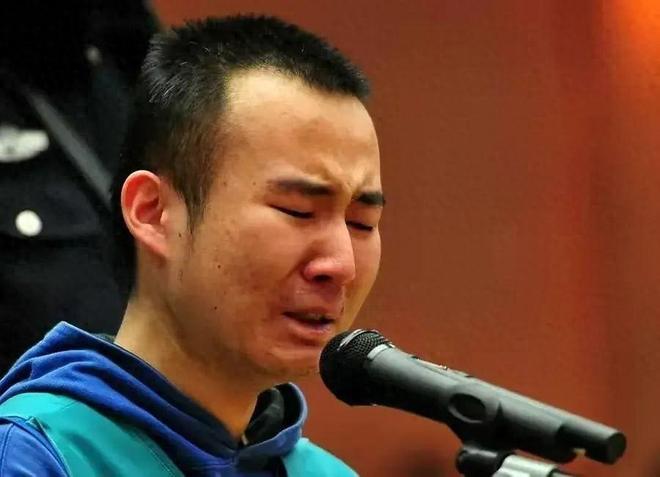 大学生药家鑫被判死刑，想捐出眼角膜，父亲拒绝：你把罪恶都带走