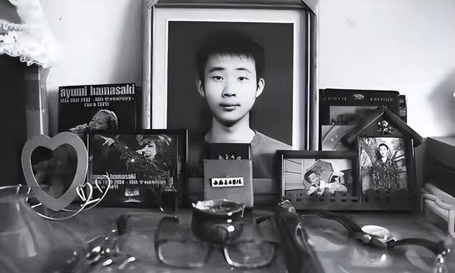 大学生药家鑫被判死刑，想捐出眼角膜，父亲拒绝：你把罪恶都带走