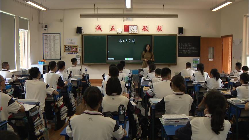 弥勒这所大自然里的学校!真绿真漂亮