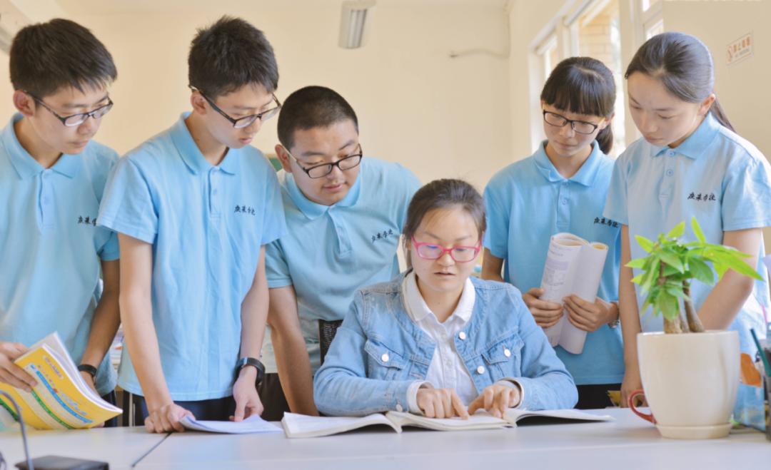 弥勒这所大自然里的学校!真绿真漂亮