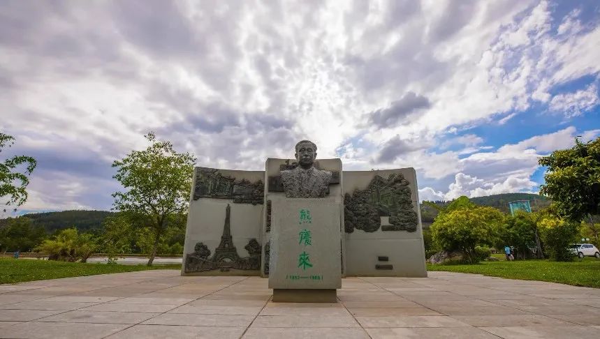 弥勒这所大自然里的学校!真绿真漂亮