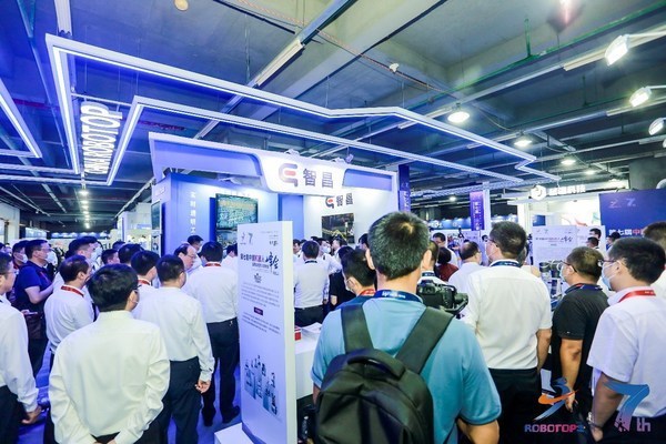 智昌集团：构建泛在智能机器人体系，催生实时透明机器人工厂