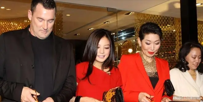 封杀4年后,49岁赵薇财力现状被扒,结果估计和你想得不一样