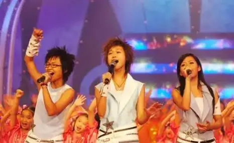 从“快男冠军”到“查无此人”，李炜是如何把一手好牌打烂的？