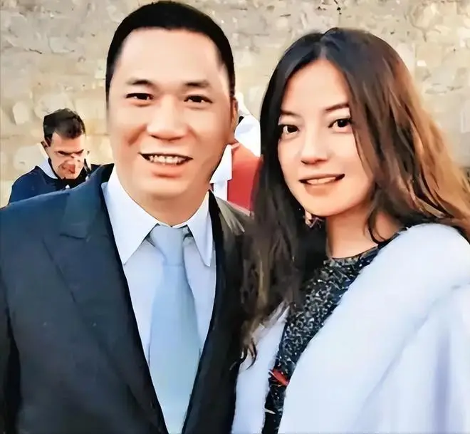 封杀4年后，49岁赵薇财力现状被扒，结果估计和你想得不一样
