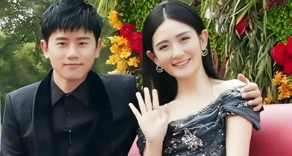 离婚传闻不足一年，张杰盛大宣布喜讯，揭开姐弟恋的“遮羞面纱”