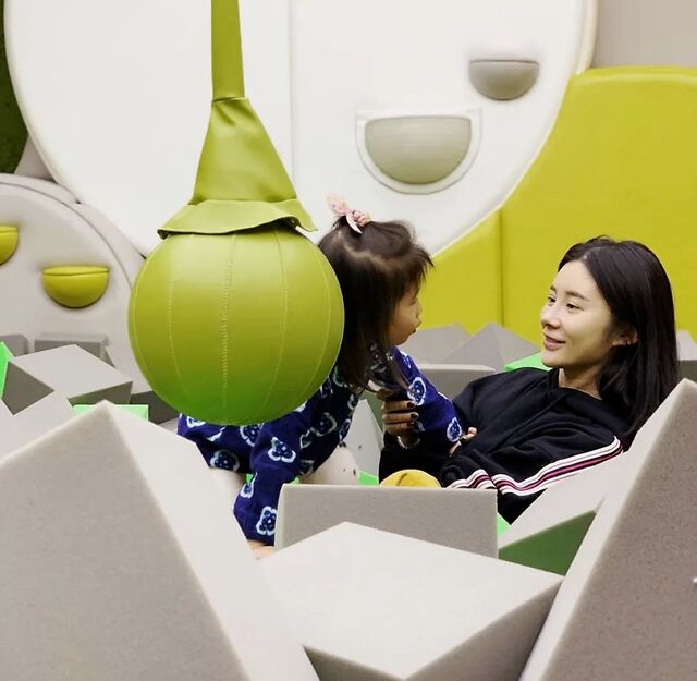 这位叫苏醒的“十八线男星”，这几年活得也太精彩了