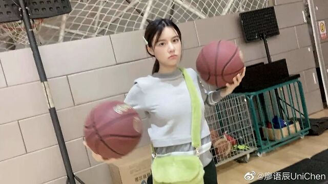 这位叫苏醒的“十八线男星”，这几年活得也太精彩了