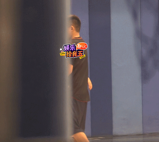 这位叫苏醒的“十八线男星”，这几年活得也太精彩了