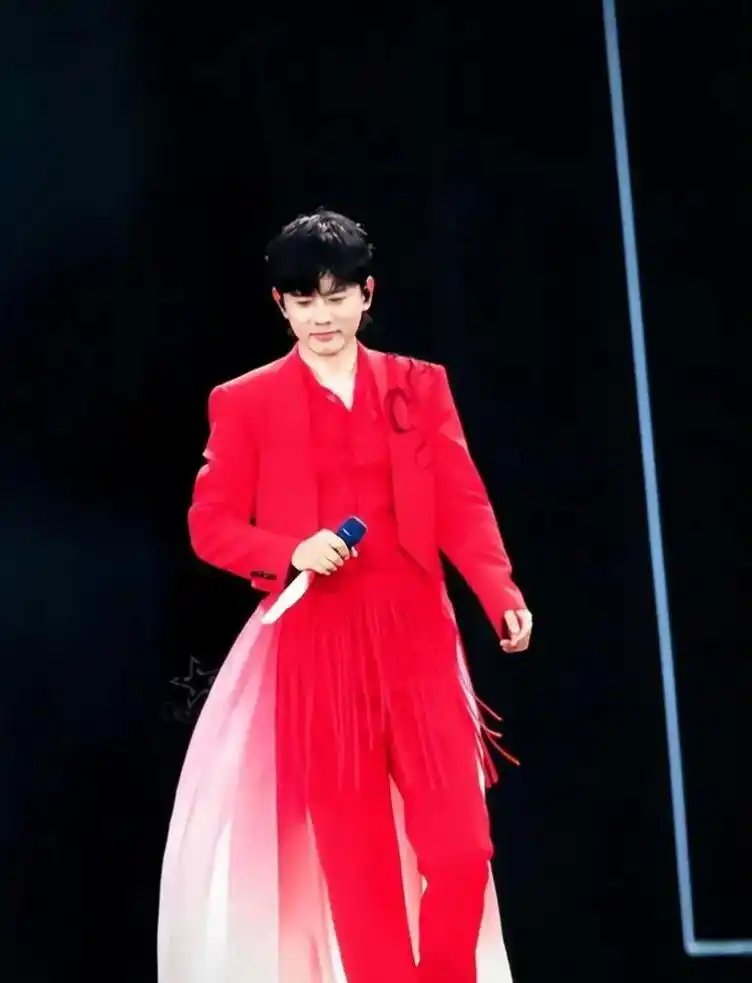 短短几天，张杰谢娜陆续公布喜讯，网络纷纷祝贺，终于迎来这一刻