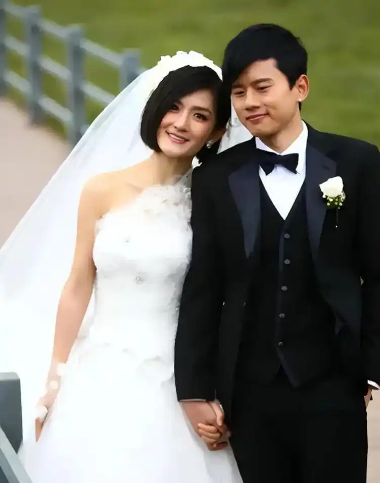 短短几天，张杰谢娜陆续公布喜讯，网络纷纷祝贺，终于迎来这一刻