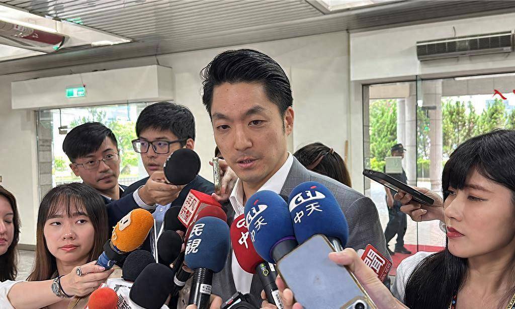 台湾最新民调出炉，蒋万安碾压，江启臣大胜，侯友宜已成2026变数