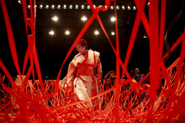 日本女子摔角 撕扯胸衣进行肉搏