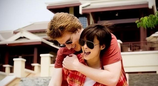 事实证明，50岁的袁立已经活成一个“笑话”