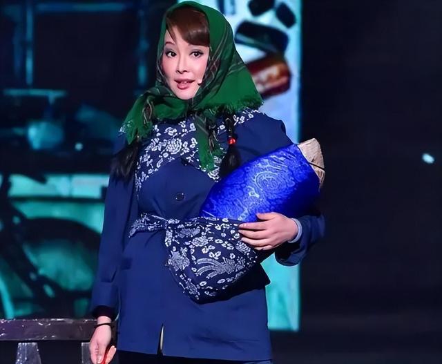 事实证明，50岁的袁立已经活成一个“笑话”