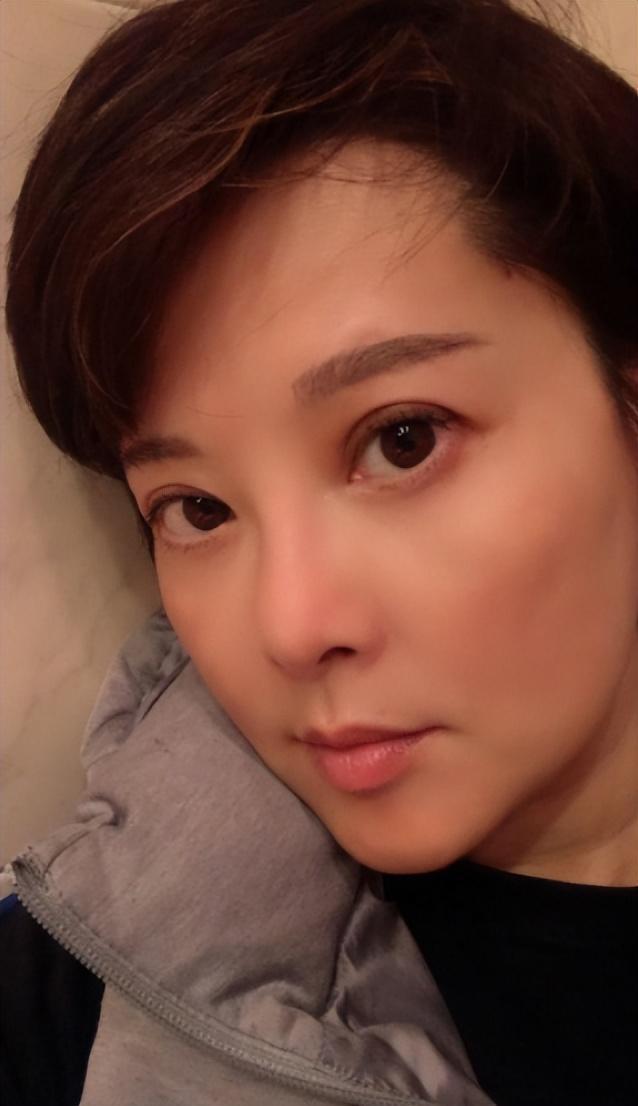 事实证明，50岁的袁立已经活成一个“笑话”