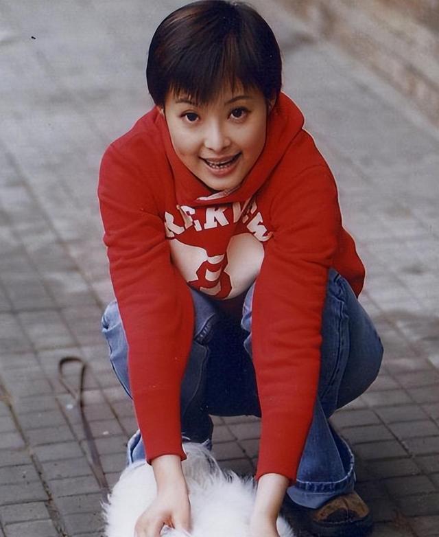 事实证明，50岁的袁立已经活成一个“笑话”