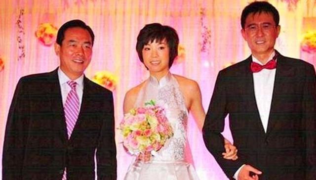 自1993年起，富商徐威专宠袁立12年，为何转身娶了小20岁的张怡宁