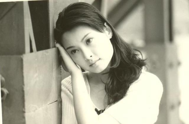 自1993年起，富商徐威专宠袁立12年，为何转身娶了小20岁的张怡宁