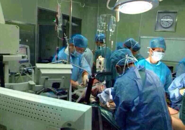 上海一产妇突发羊水栓塞，多家医院合力成功抢救过程被披露