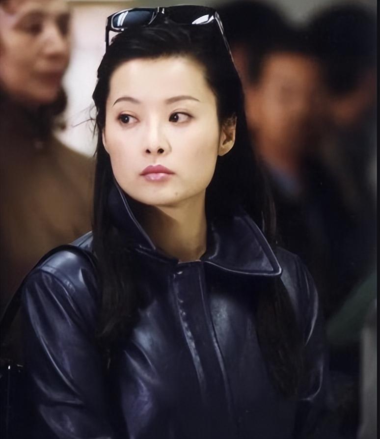 曾经“不可一世”的袁立，为何竟会走到了今天这般地步？