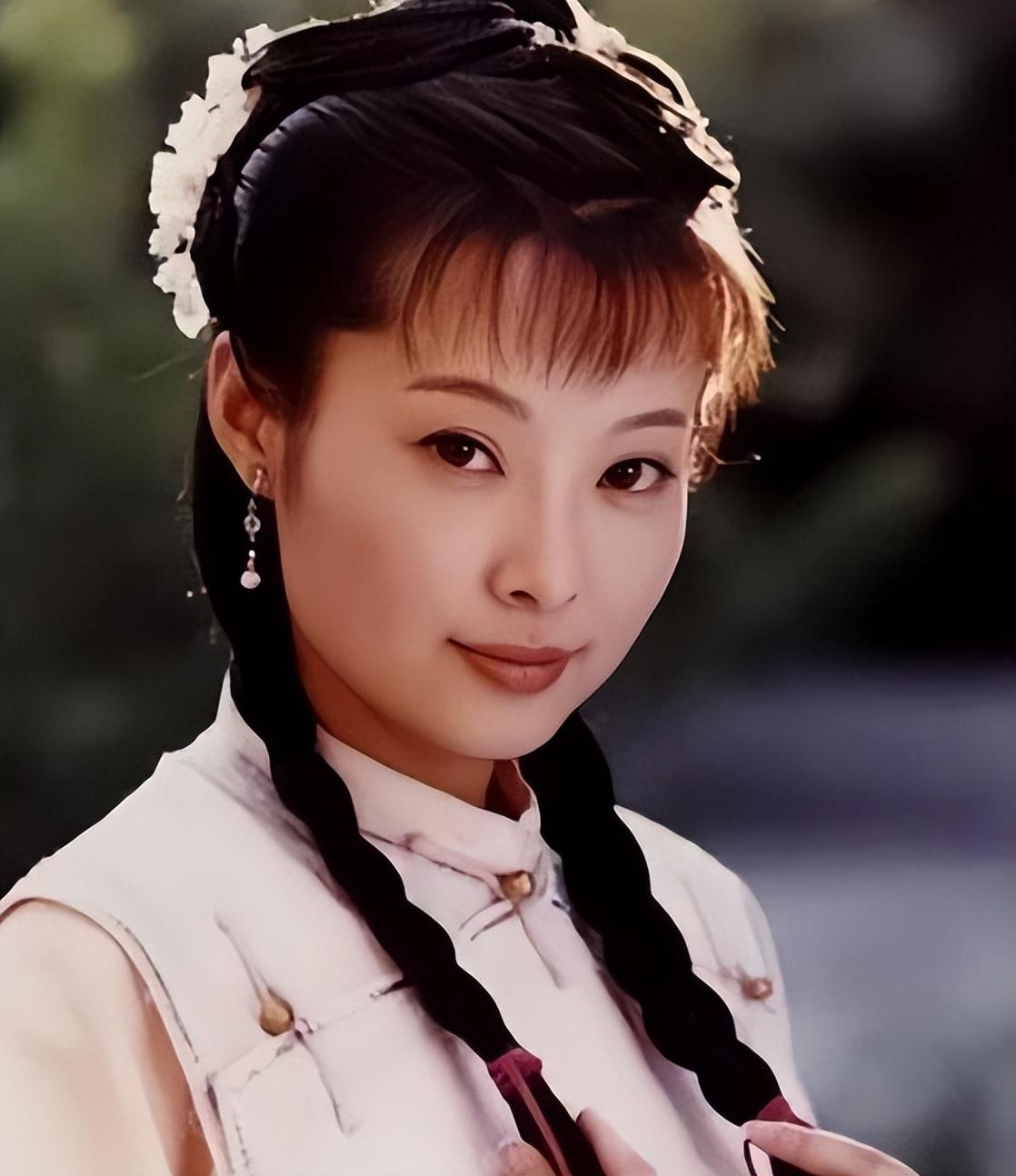 曾经“不可一世”的袁立，为何竟会走到了今天这般地步？