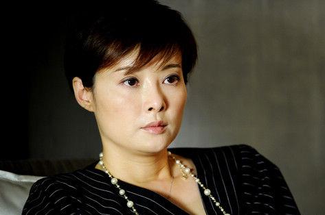 “不爱惜羽毛”的袁立，终为她的“口无遮拦”付出了代价