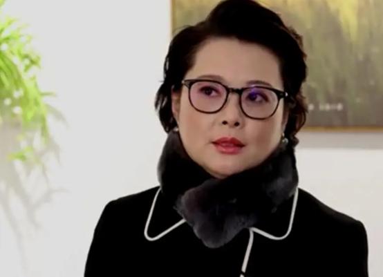 “不爱惜羽毛”的袁立，终为她的“口无遮拦”付出了代价