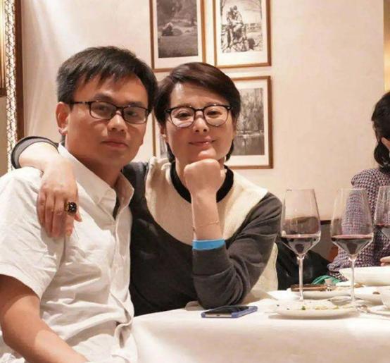 “不爱惜羽毛”的袁立，终为她的“口无遮拦”付出了代价