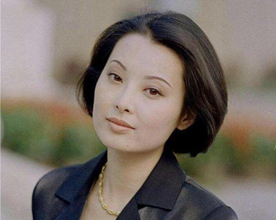 “不爱惜羽毛”的袁立，终为她的“口无遮拦”付出了代价