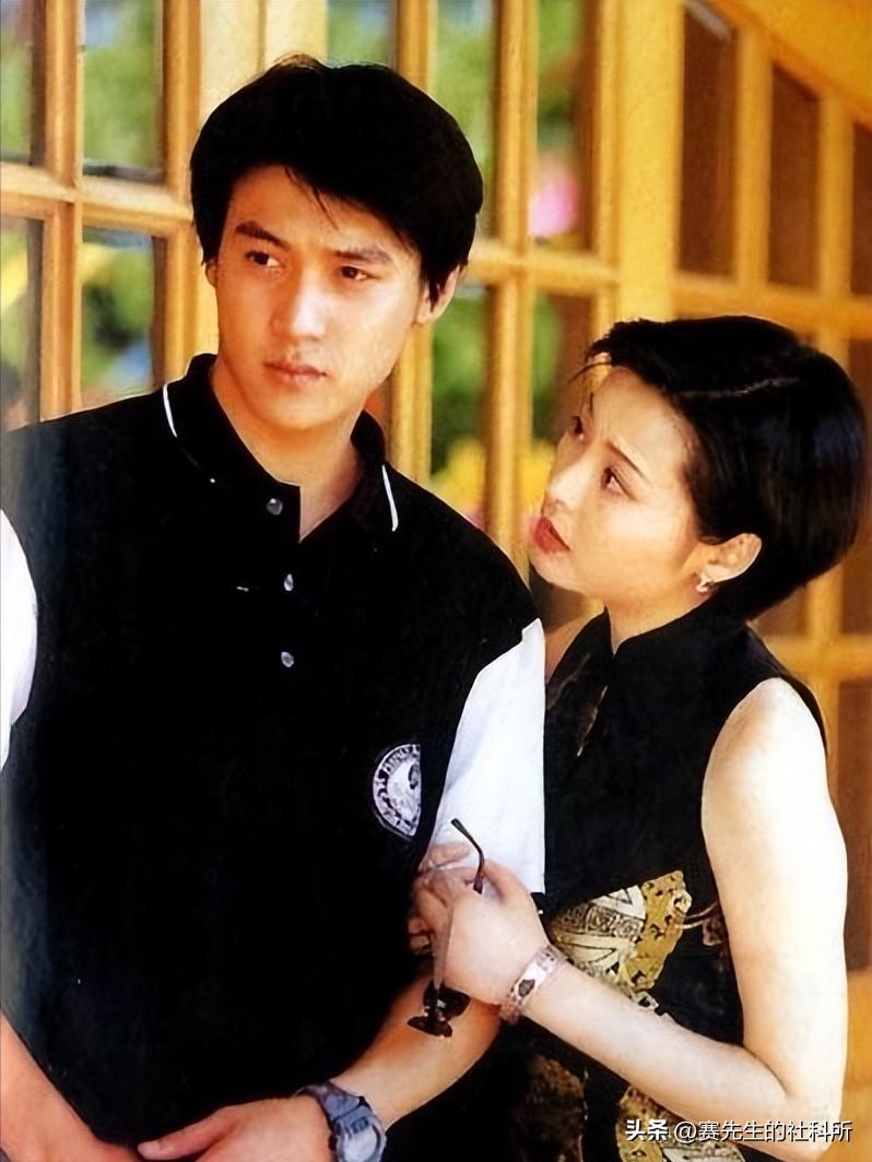 炮轰节目组，爆料明星黑料，口无遮拦的袁立是耿直还是“疯”？