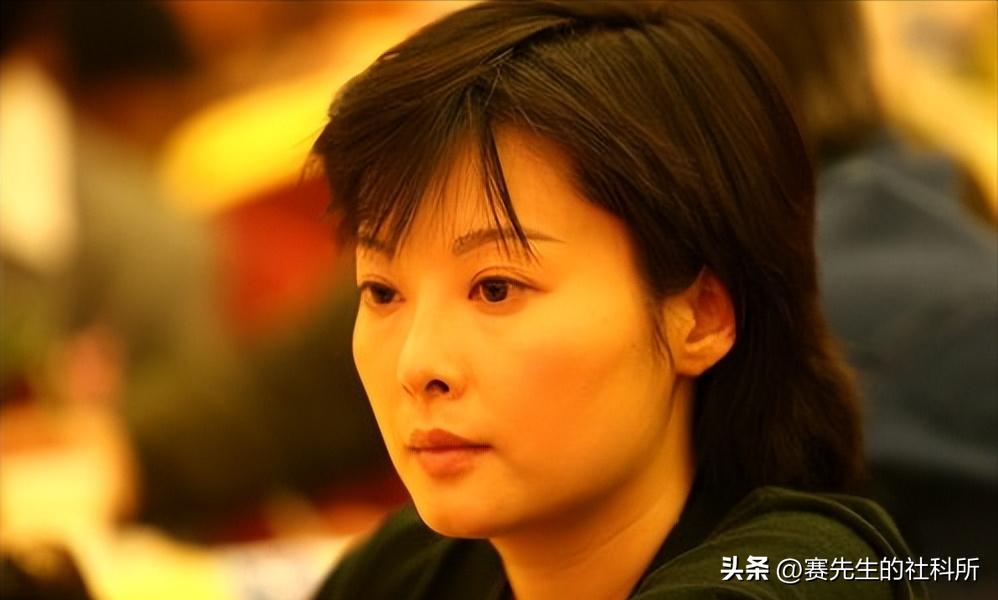 炮轰节目组，爆料明星黑料，口无遮拦的袁立是耿直还是“疯”？