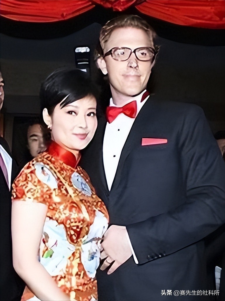 炮轰节目组，爆料明星黑料，口无遮拦的袁立是耿直还是“疯”？