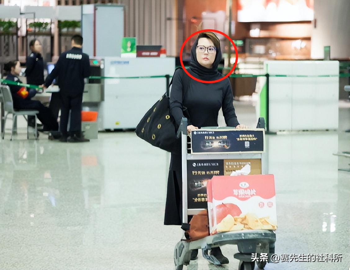 炮轰节目组，爆料明星黑料，口无遮拦的袁立是耿直还是“疯”？