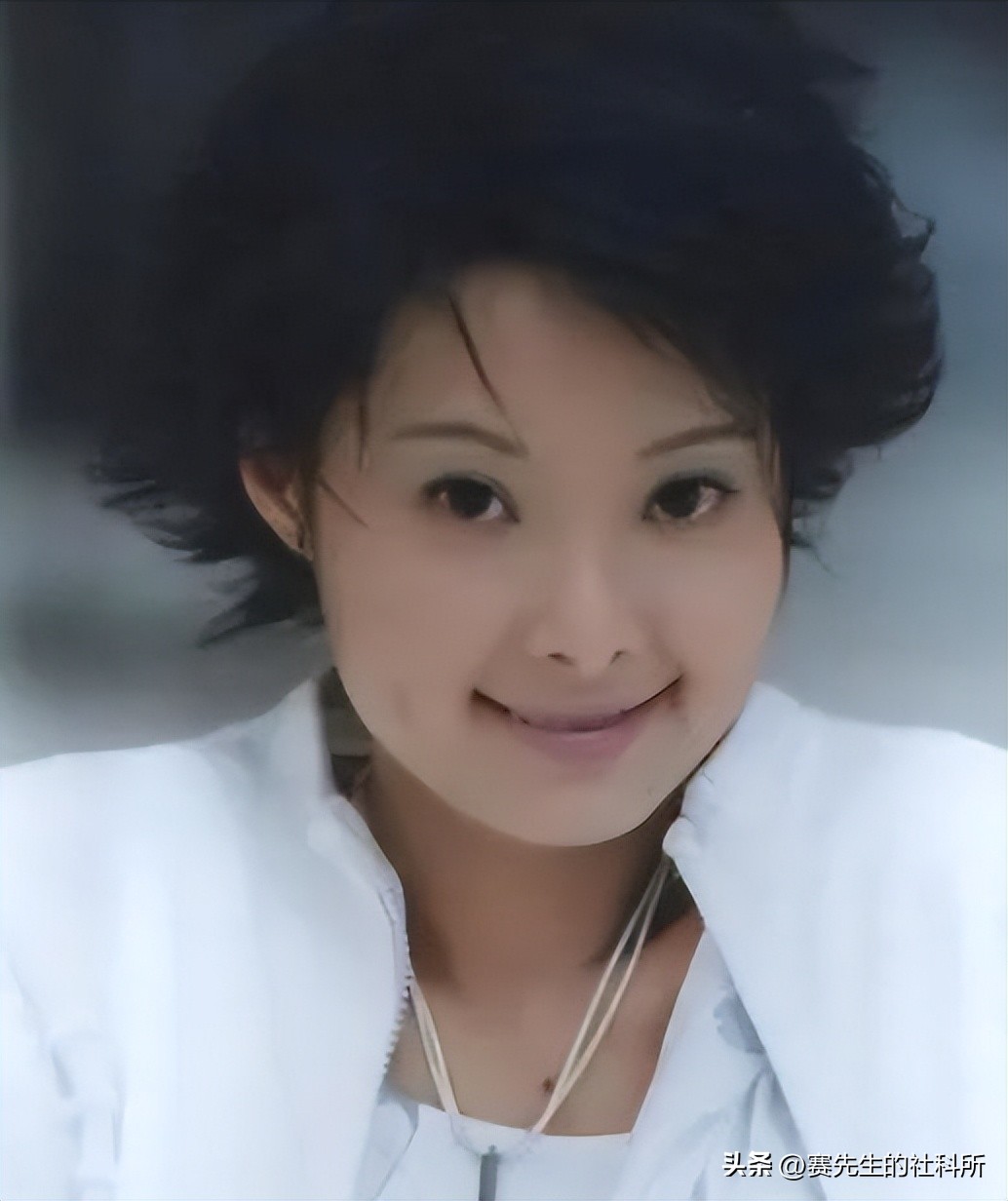 炮轰节目组，爆料明星黑料，口无遮拦的袁立是耿直还是“疯”？