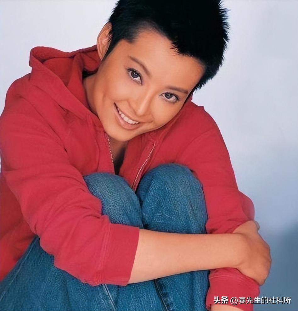 炮轰节目组，爆料明星黑料，口无遮拦的袁立是耿直还是“疯”？