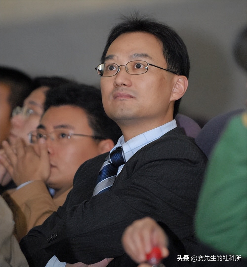 炮轰节目组，爆料明星黑料，口无遮拦的袁立是耿直还是“疯”？