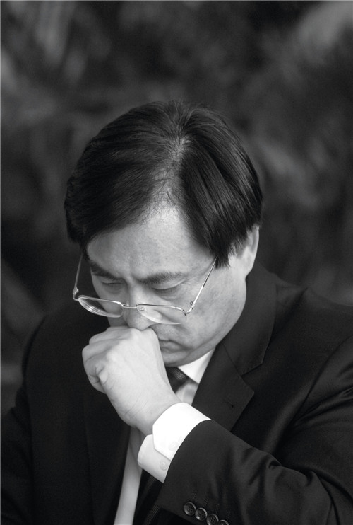 知情人士：王天普下班前被叫去谈话 当场被调查